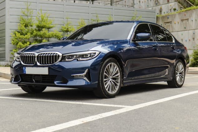 August,4,,2021,,Seoul,,South,Korea,-,Blue,Bmw,320d
